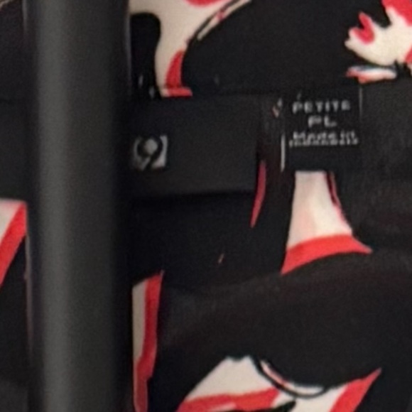 Apt. 9 Woman's Black White Red Abstract Semi Sheer Blouse US PL - Picture 12 of 12